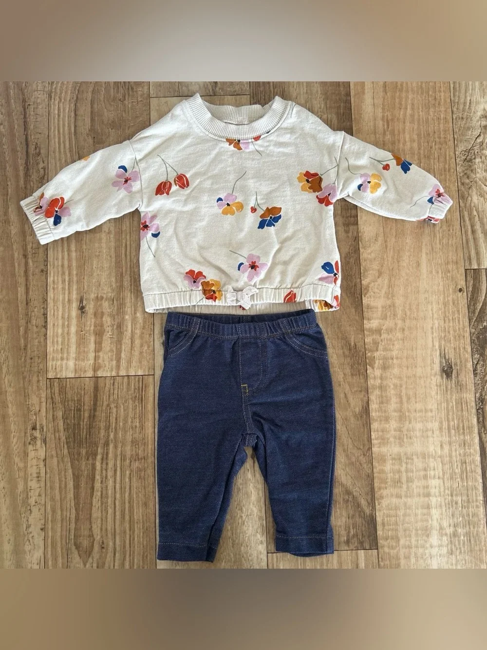 Carter’s Floral print long sleeve top and navy pants set size 3 mos